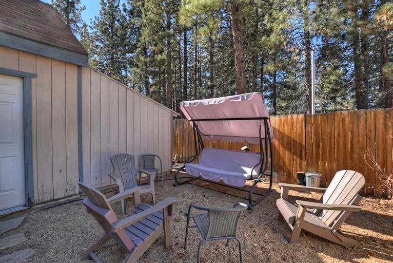 Cabins (United States of America, Big Bear Lake, California)