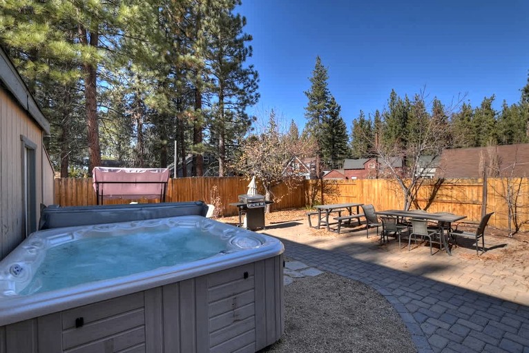 Cabins (United States of America, Big Bear Lake, California)