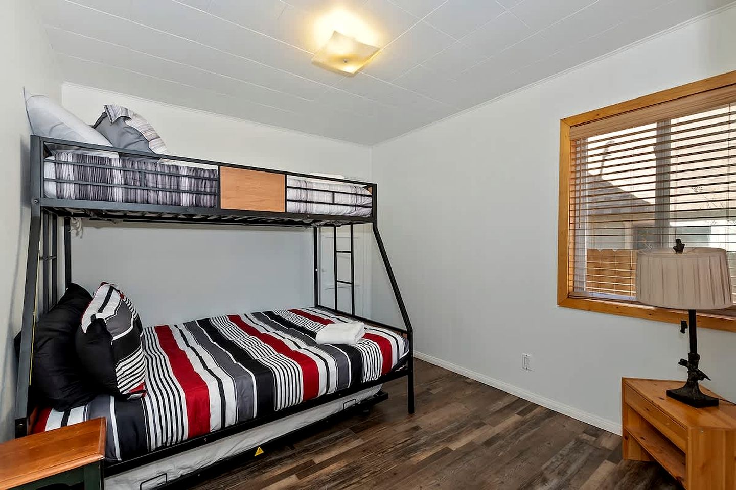 Gorgeous Cabin with Hot-tub and Barbecue in Big Bear Lake, California