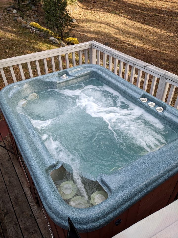 Gorgeous Cabin with Hot-tub in Black Butte Ranch, California