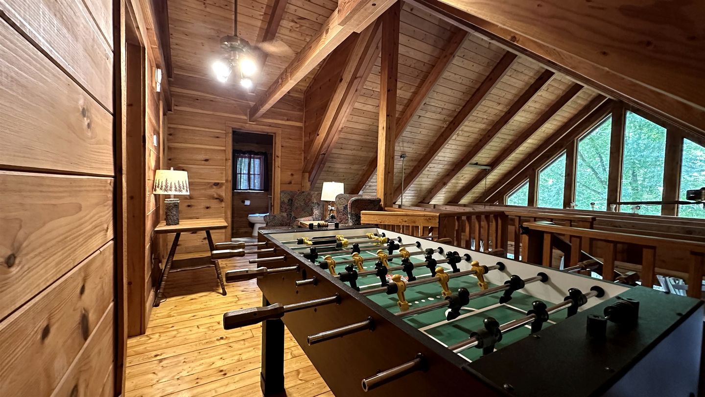 Gorgeous Cabin with Hot-tub and Fire Pit in Clarkesville, Georgia