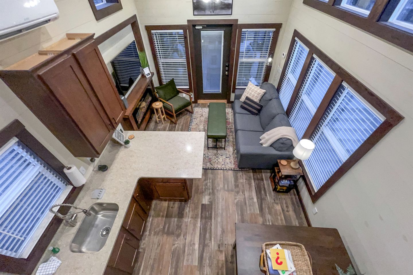 Gorgeous Cabin with Hot-tub and Games in Monteagle, Tennessee