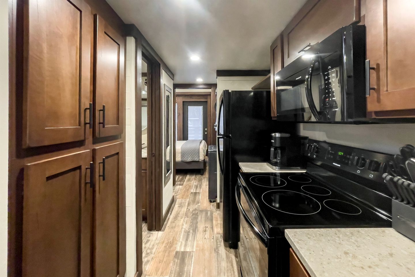 Gorgeous Cabin with Hot-tub and Games in Monteagle, Tennessee