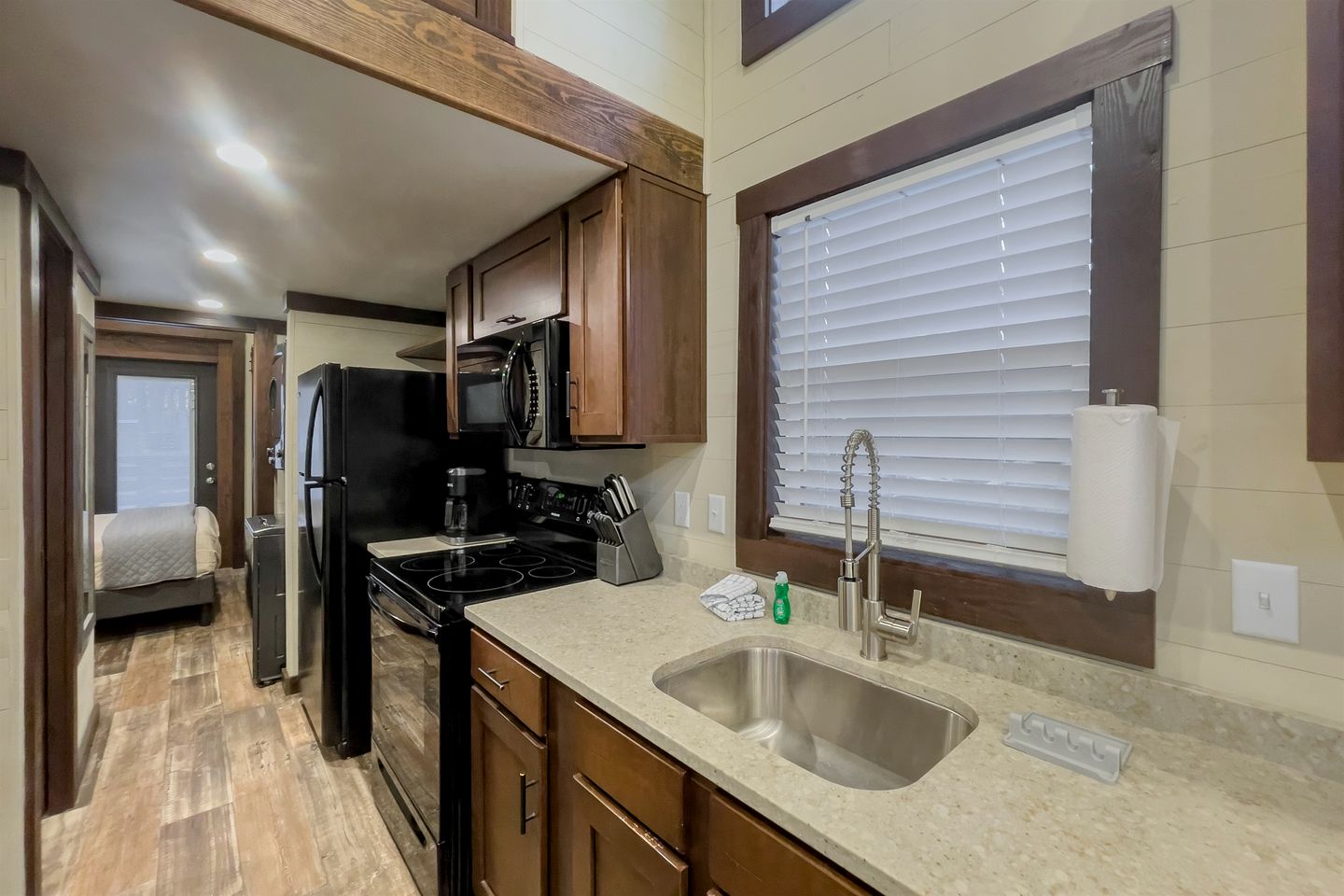 Gorgeous Cabin with Hot-tub and Games in Monteagle, Tennessee