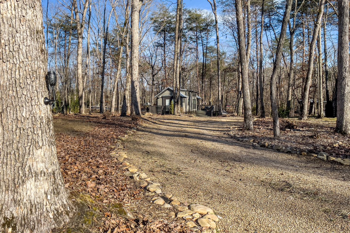 Gorgeous Cabin with Hot-tub and Games in Monteagle, Tennessee