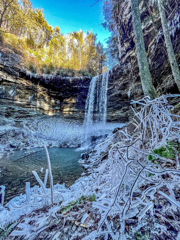 Gorgeous Cabin with Hot-tub and Games in Monteagle, Tennessee