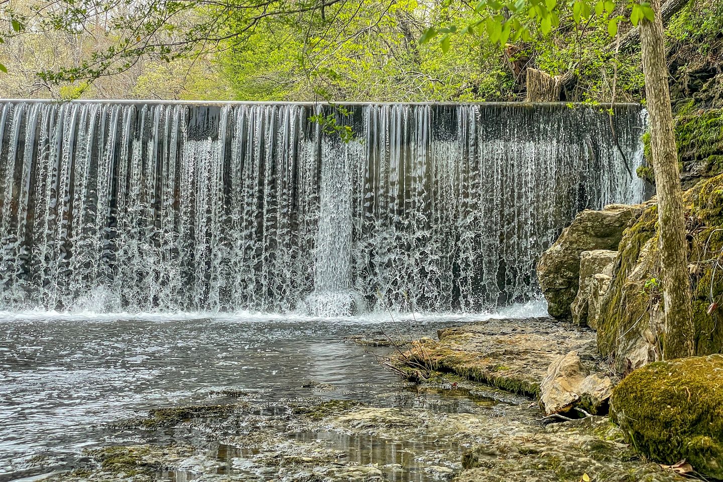 Gorgeous Cabin with Hot-tub and Games in Monteagle, Tennessee