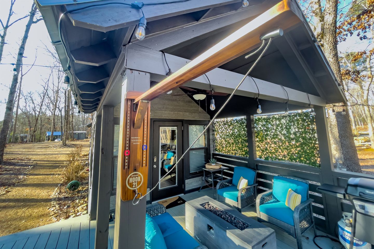 Gorgeous Cabin with Hot-tub and Games in Monteagle, Tennessee