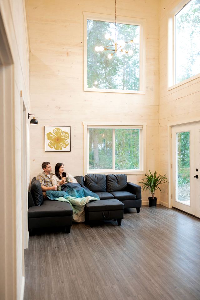 Gorgeous Cabin Settled in the Middle of the Mountain in Anchorage, Alaska