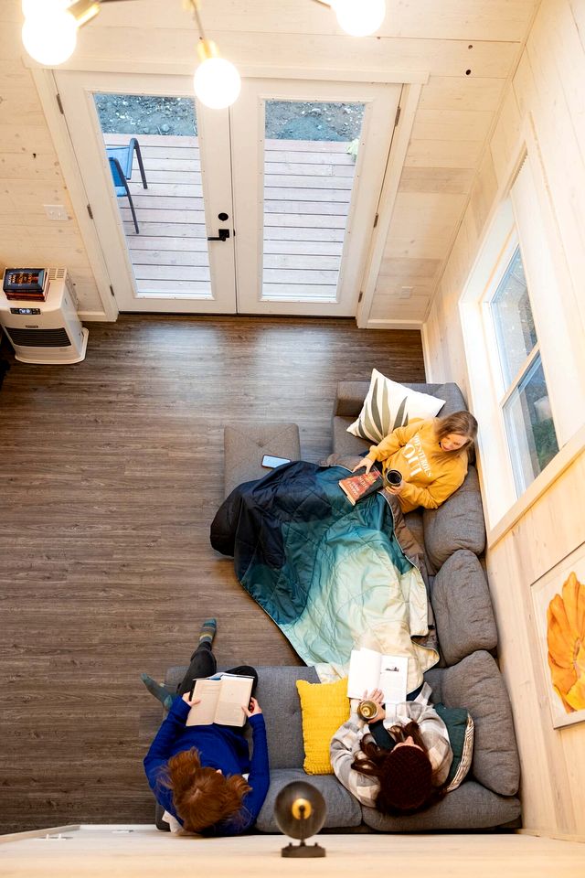 Gorgeous Cabin Settled in the Middle of the Mountain in Anchorage, Alaska
