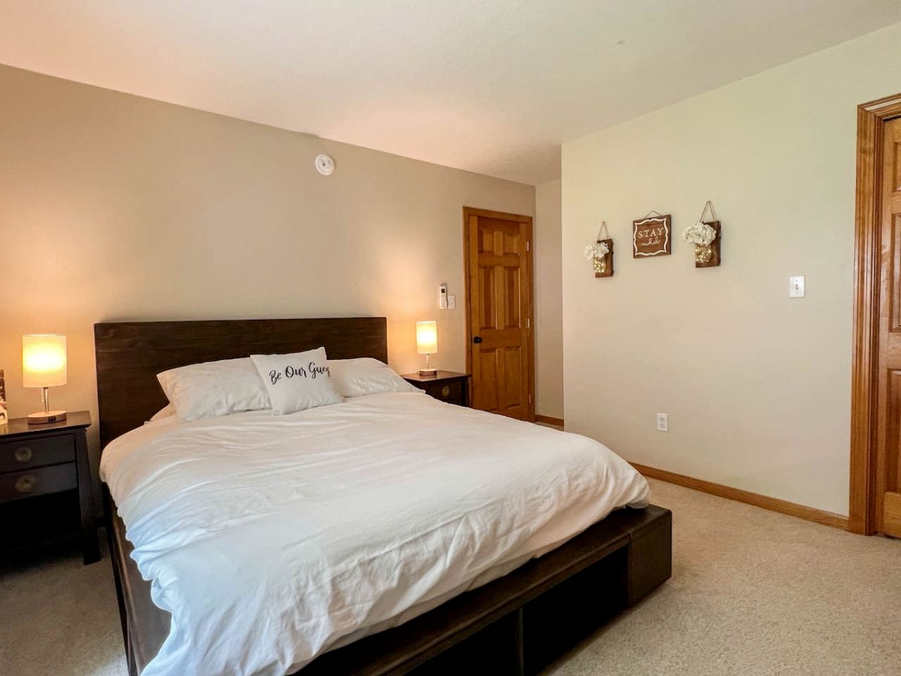 Gorgeous Cabin Surrounded by Trees and Barbecue Provided in Bridgton, Maine