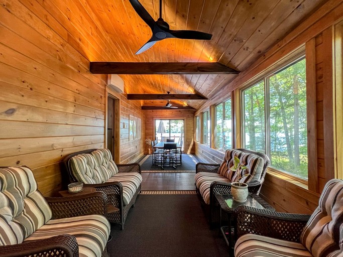 Cabins (United States of America, Bridgton, Maine)