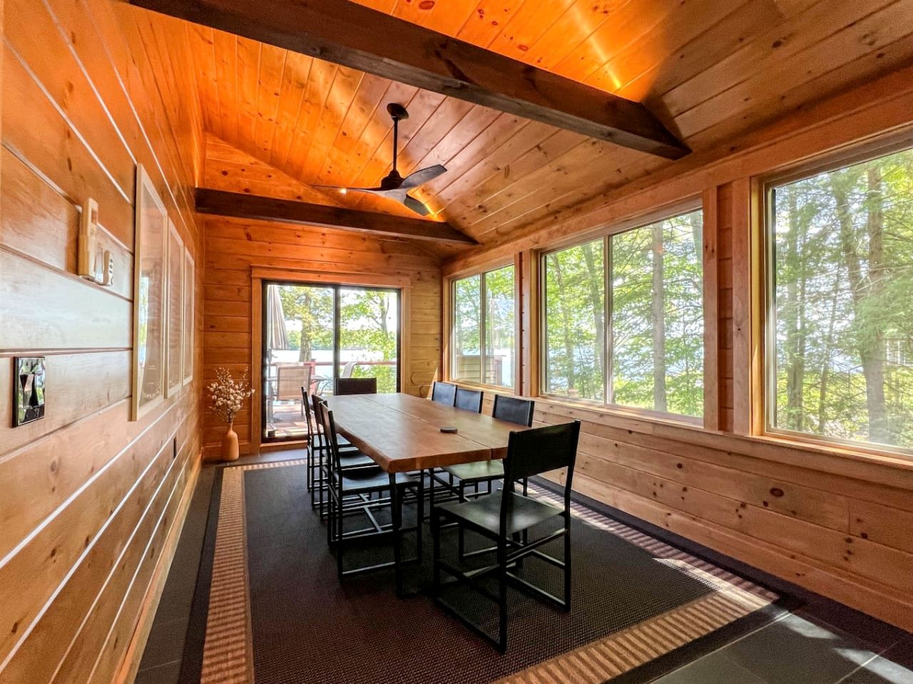 Gorgeous Cabin Surrounded by Trees and Barbecue Provided in Bridgton, Maine