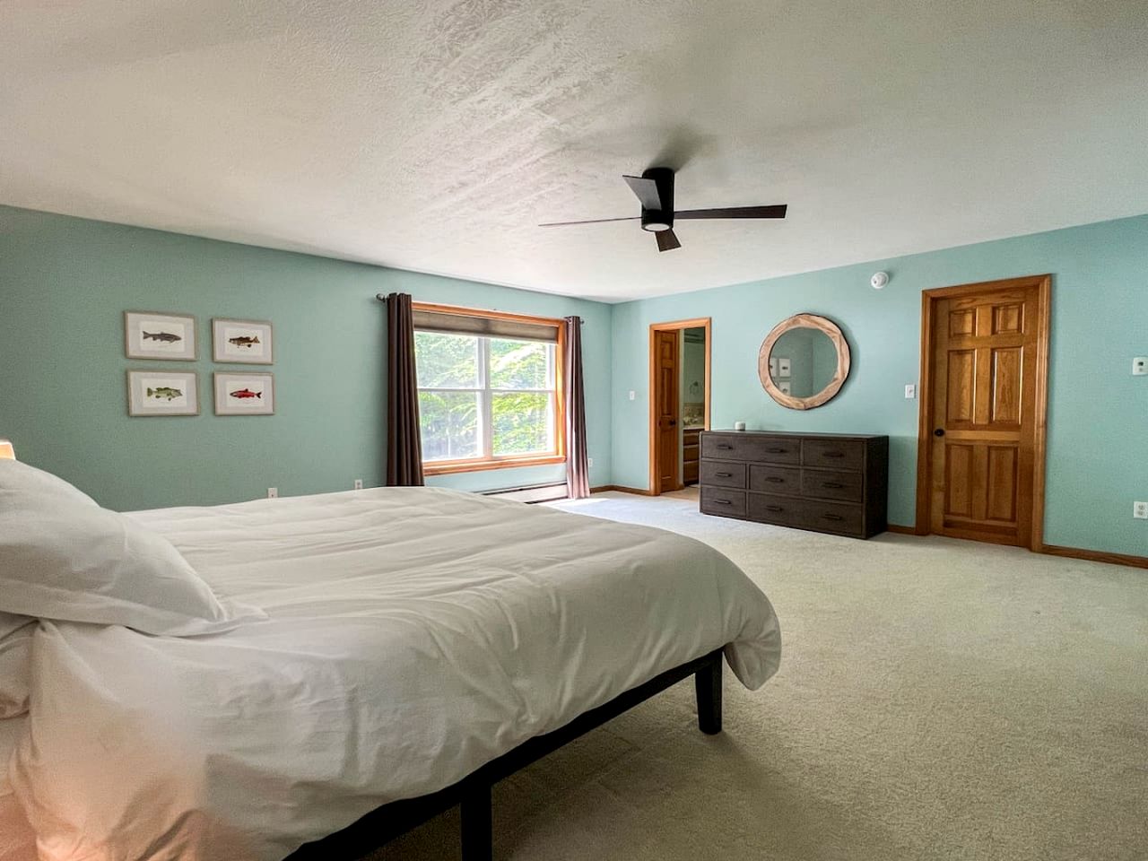 Gorgeous Cabin Surrounded by Trees and Barbecue Provided in Bridgton, Maine