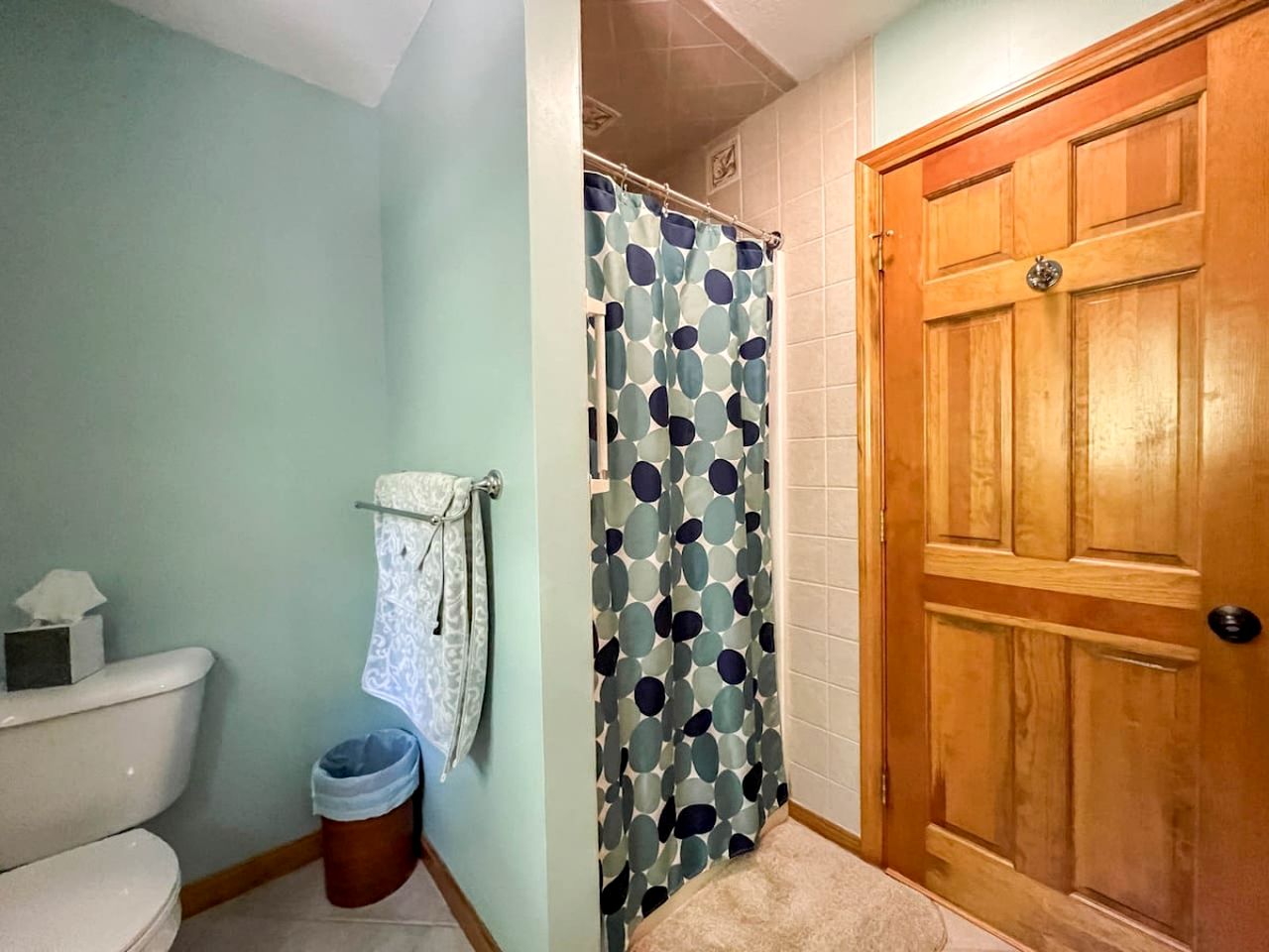 Gorgeous Cabin Surrounded by Trees and Barbecue Provided in Bridgton, Maine