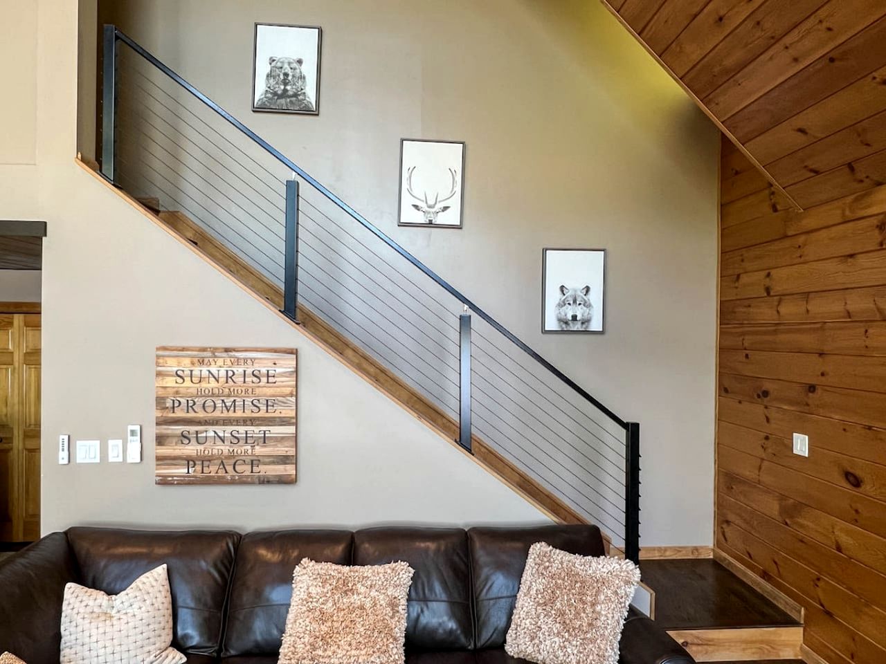 Gorgeous Cabin Surrounded by Trees and Barbecue Provided in Bridgton, Maine