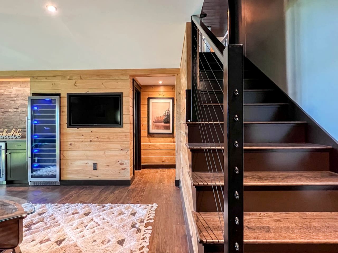 Gorgeous Cabin Surrounded by Trees and Barbecue Provided in Bridgton, Maine