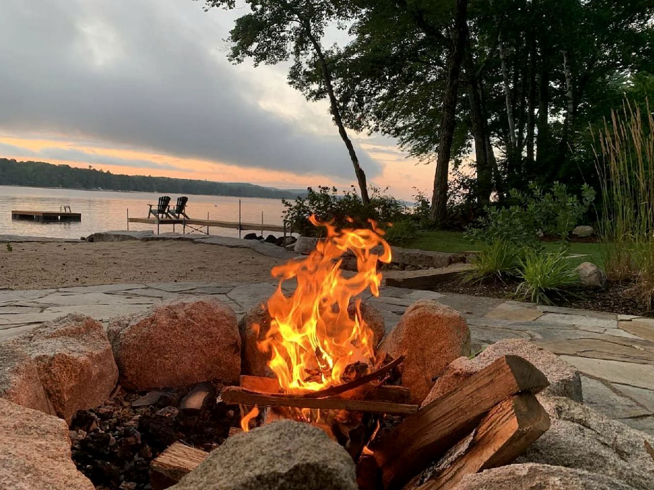 Gorgeous Cabin Surrounded by Trees and Barbecue Provided in Bridgton, Maine