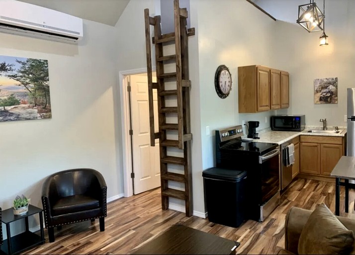 Cabins (United States of America, Jamestown, Tennessee)