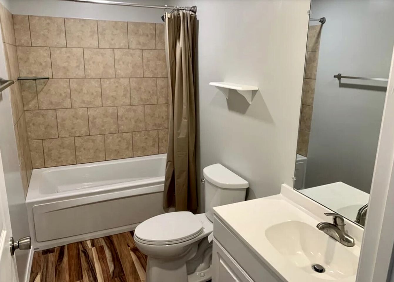 Gorgeous Cabin Surrounded by Trees in Jamestown, Tennessee