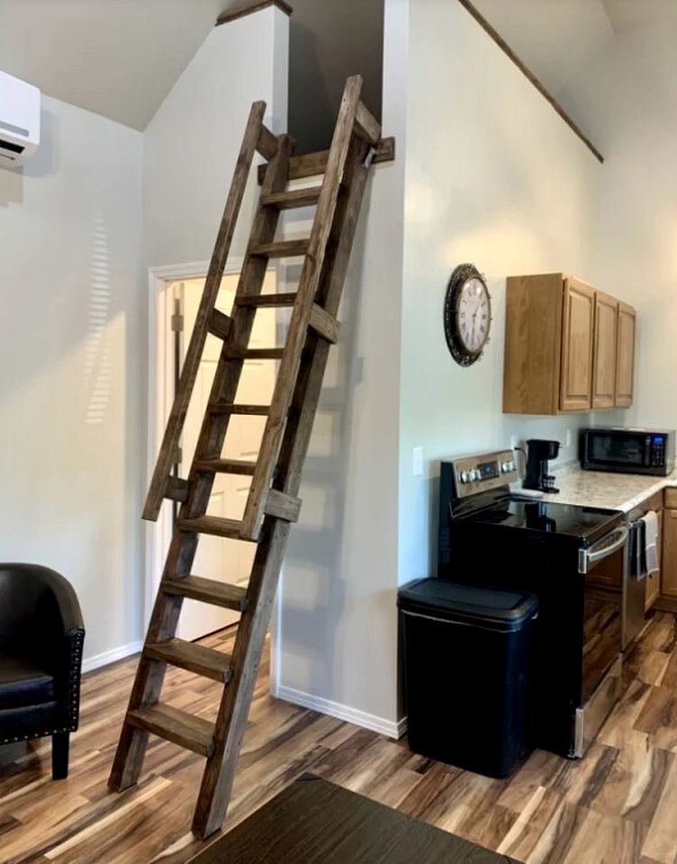 Gorgeous Cabin Surrounded by Trees in Jamestown, Tennessee