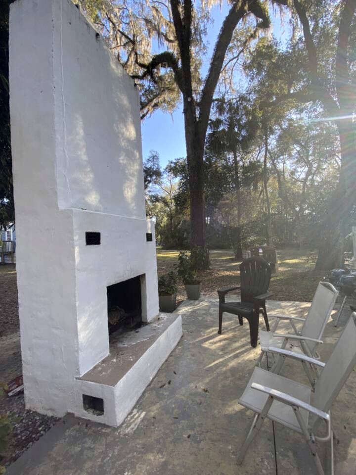 Gorgeous Cottage Close to Fantastic Hiking Trails in Dunnellon, Florida