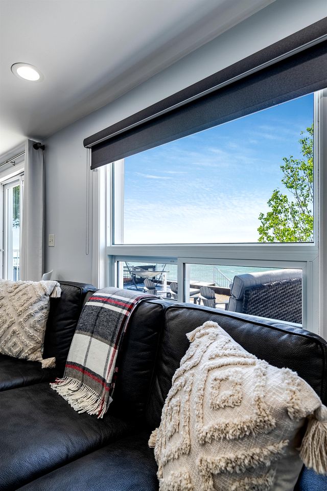 Gorgeous Cottage with Fire Pit and Nice Beach Vistas in Leamington, Ontario