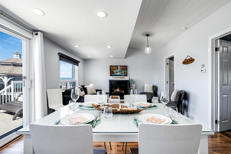 Cottages (Canada, Leamington, Ontario)