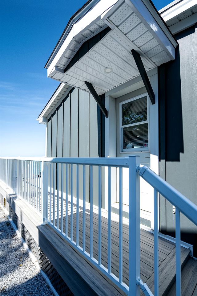 Gorgeous Cottage with Fire Pit and Nice Beach Vistas in Leamington, Ontario