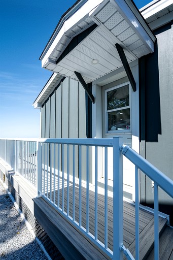 Cottages (Canada, Leamington, Ontario)