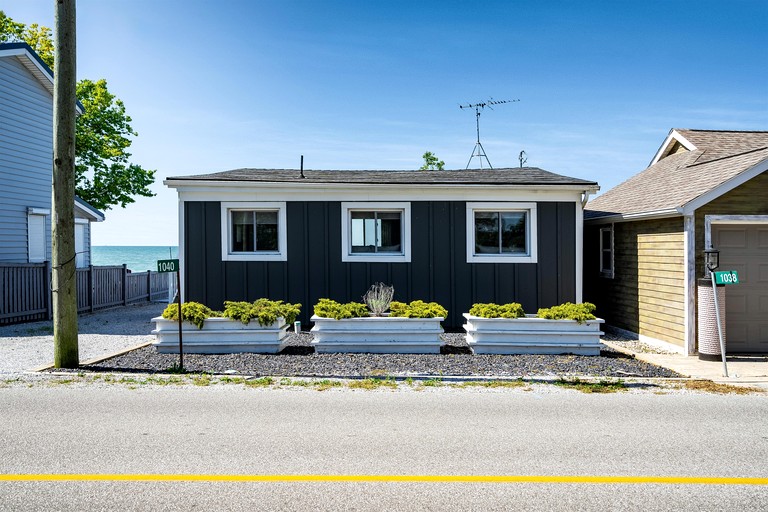 Cottages (Canada, Leamington, Ontario)