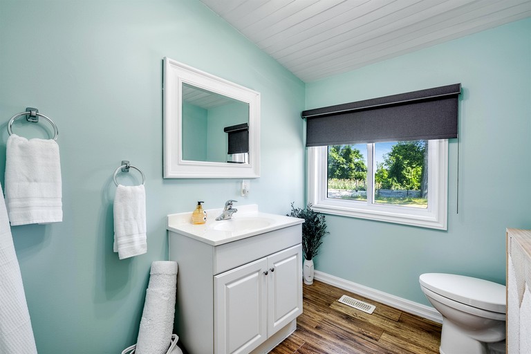 Cottages (Canada, Leamington, Ontario)