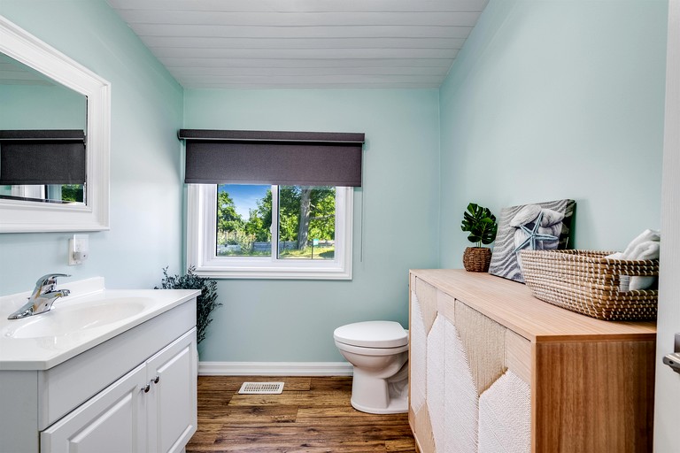 Cottages (Canada, Leamington, Ontario)