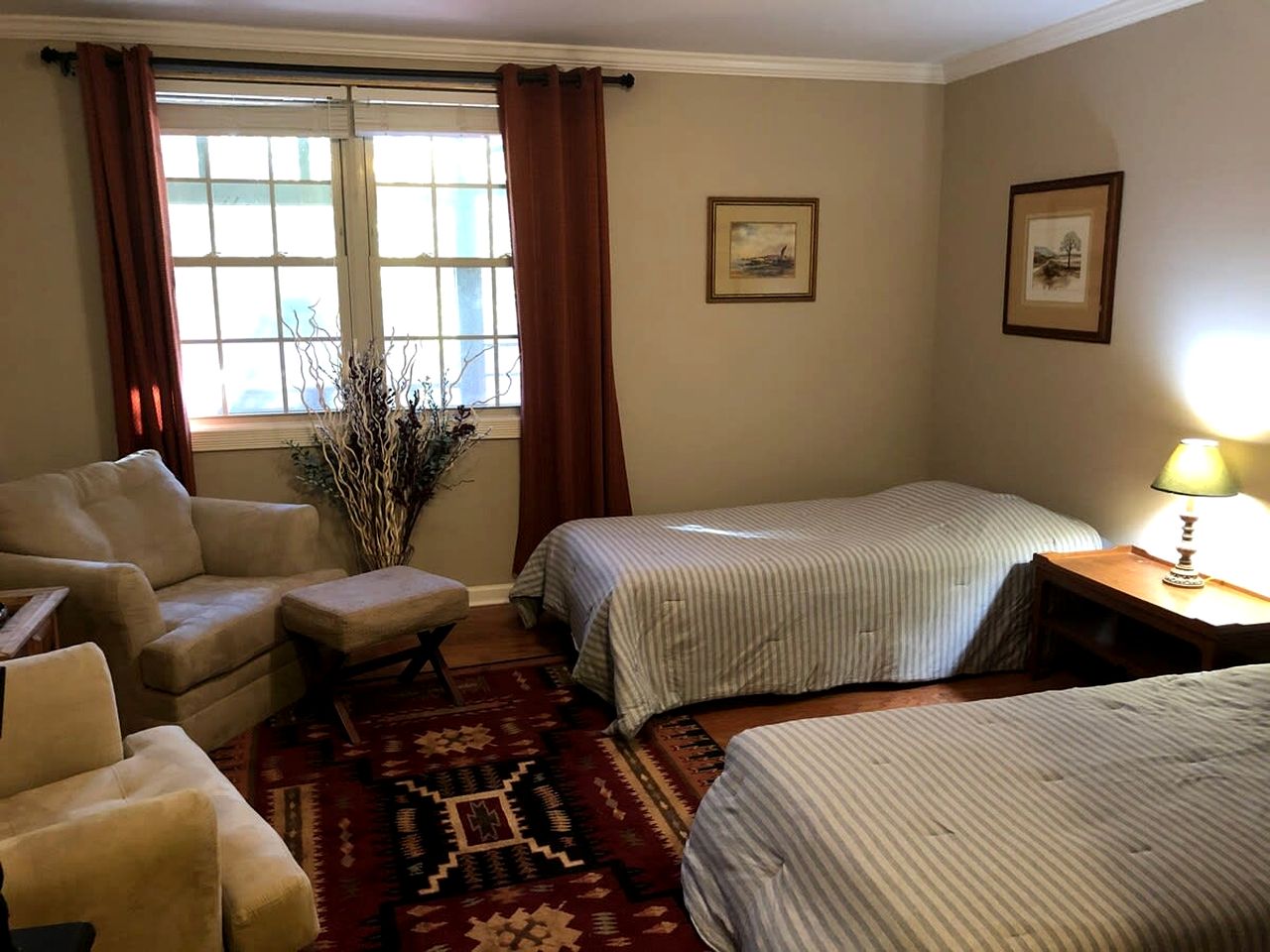 Gorgeous Cottage with Hot-tub and Fire Pit in Franklin, Tennessee