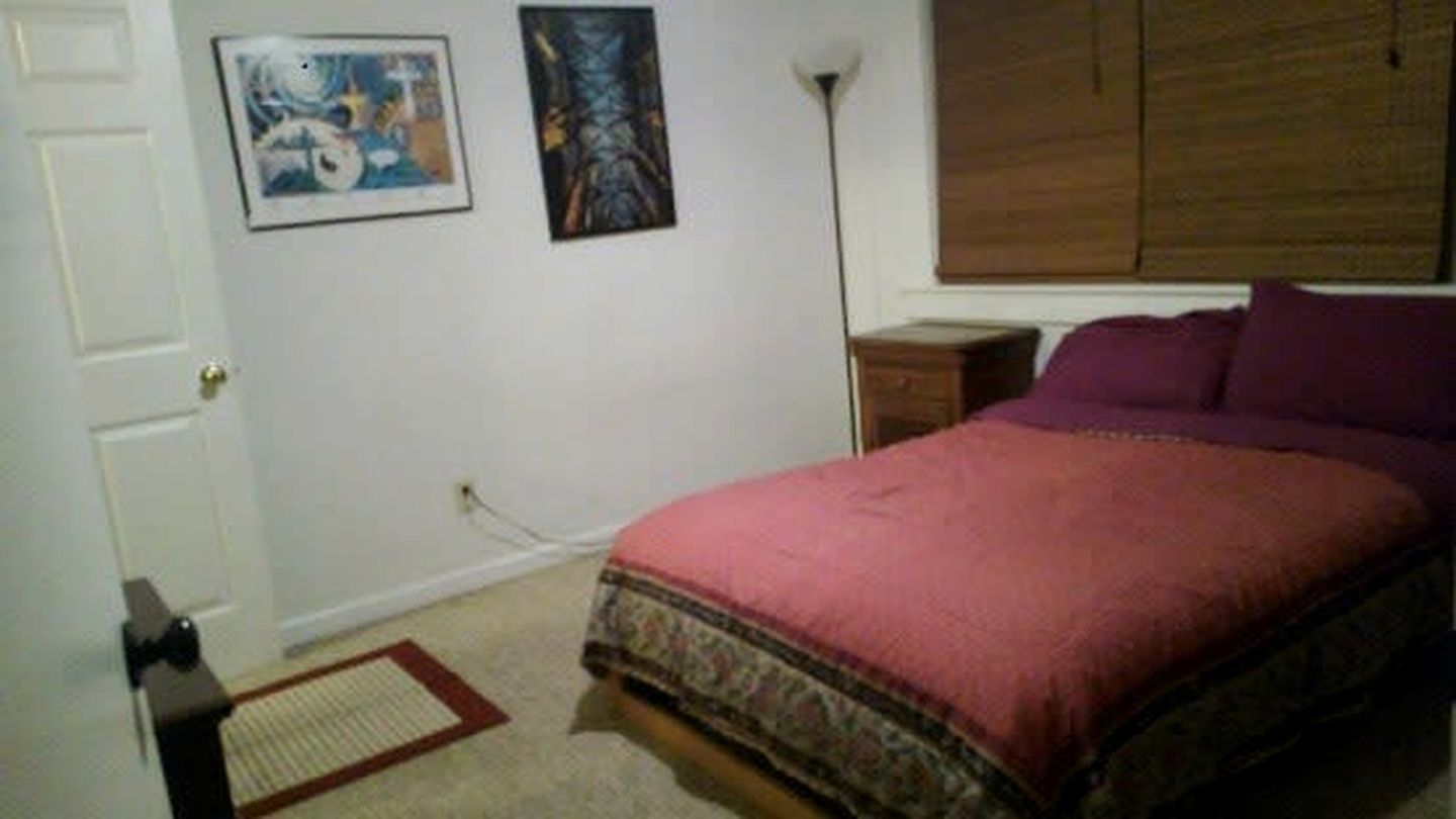 Gorgeous Cottage with Hot-tub and Fire Pit in Franklin, Tennessee