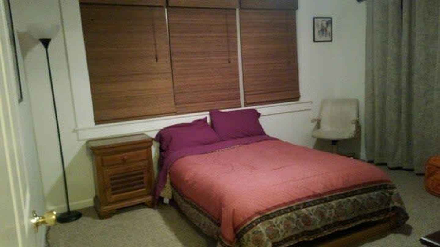 Gorgeous Cottage with Hot-tub and Fire Pit in Franklin, Tennessee