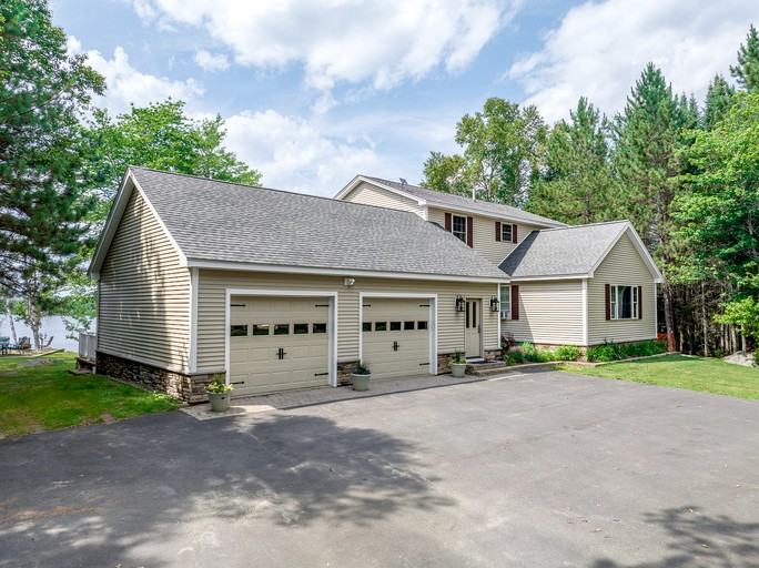 Cottages (United States of America, Beaver Cove, Maine)