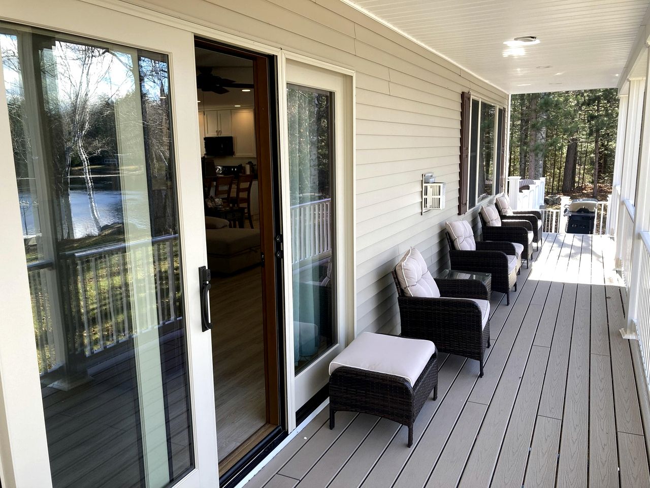 Gorgeous Cottage with Hot-tub and Games in Beaver Cove, Maine