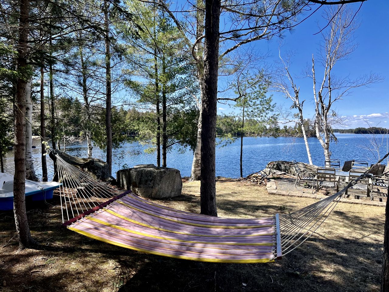 Gorgeous Cottage with Hot-tub and Games in Beaver Cove, Maine