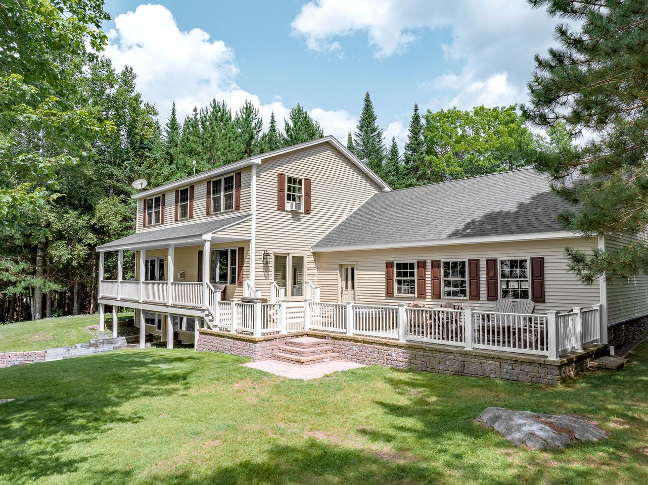 Cottages (United States of America, Beaver Cove, Maine)