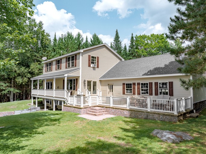 Cottages (United States of America, Beaver Cove, Maine)