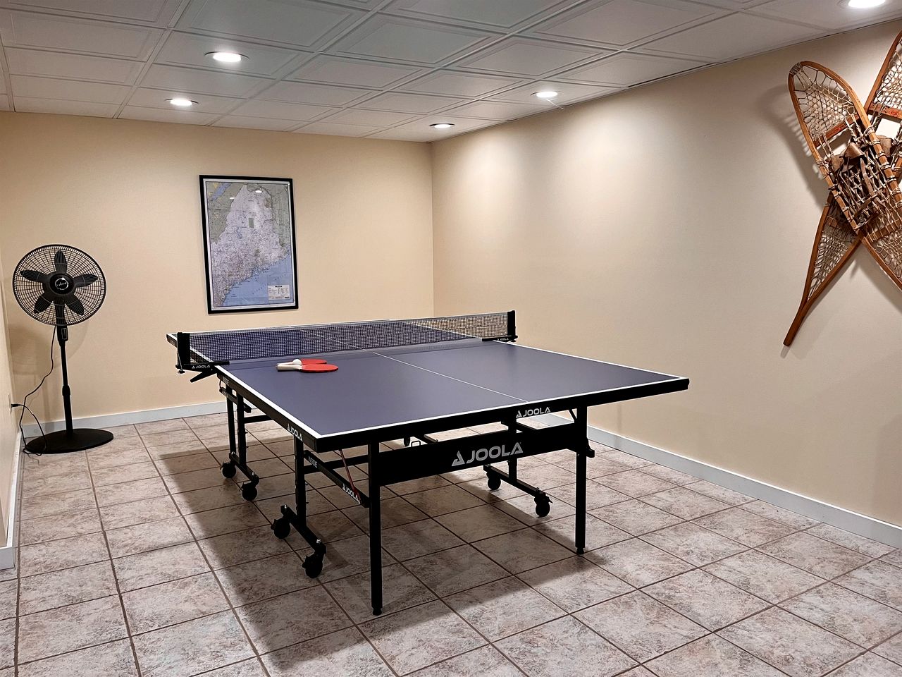 Gorgeous Cottage with Hot-tub and Games in Beaver Cove, Maine