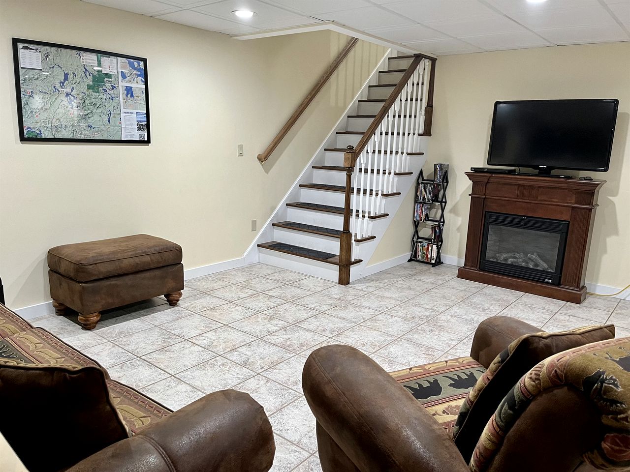 Gorgeous Cottage with Hot-tub and Games in Beaver Cove, Maine