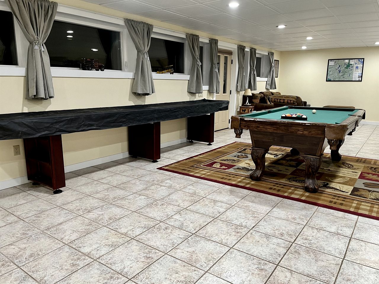 Gorgeous Cottage with Hot-tub and Games in Beaver Cove, Maine