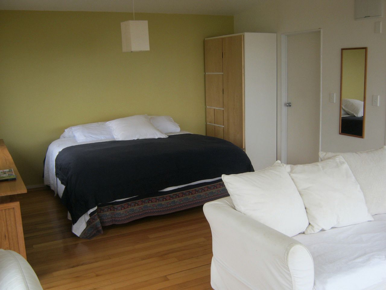 Gorgeous Cottage Rental with Tasman Bay Views in Nelson, New Zealand