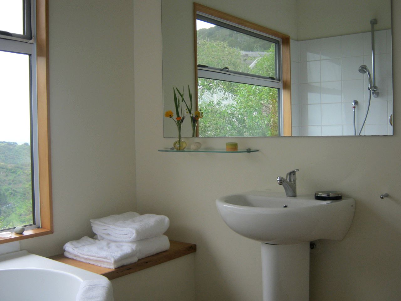 Gorgeous Cottage Rental with Tasman Bay Views in Nelson, New Zealand