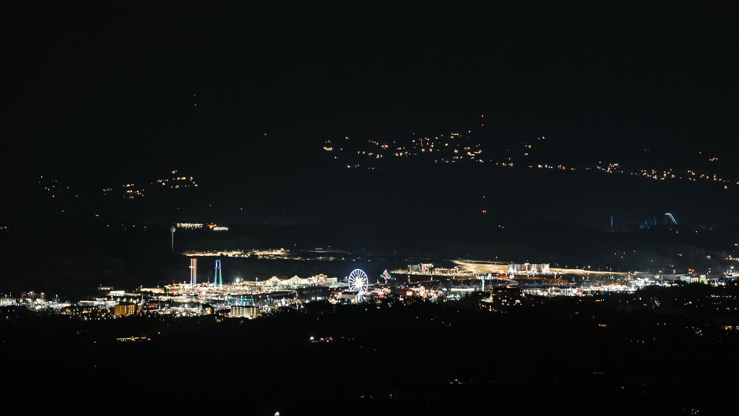 Gorgeous Cottage with Spectacular Night City Views in Sevierville, Tennessee