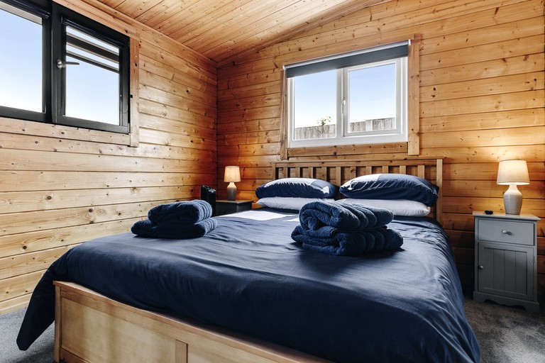 Cabins (United Kingdom, Arundel, West Sussex)