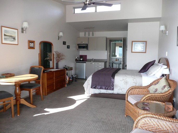 Nature Lodges (Whangaroa, North Island, New Zealand)