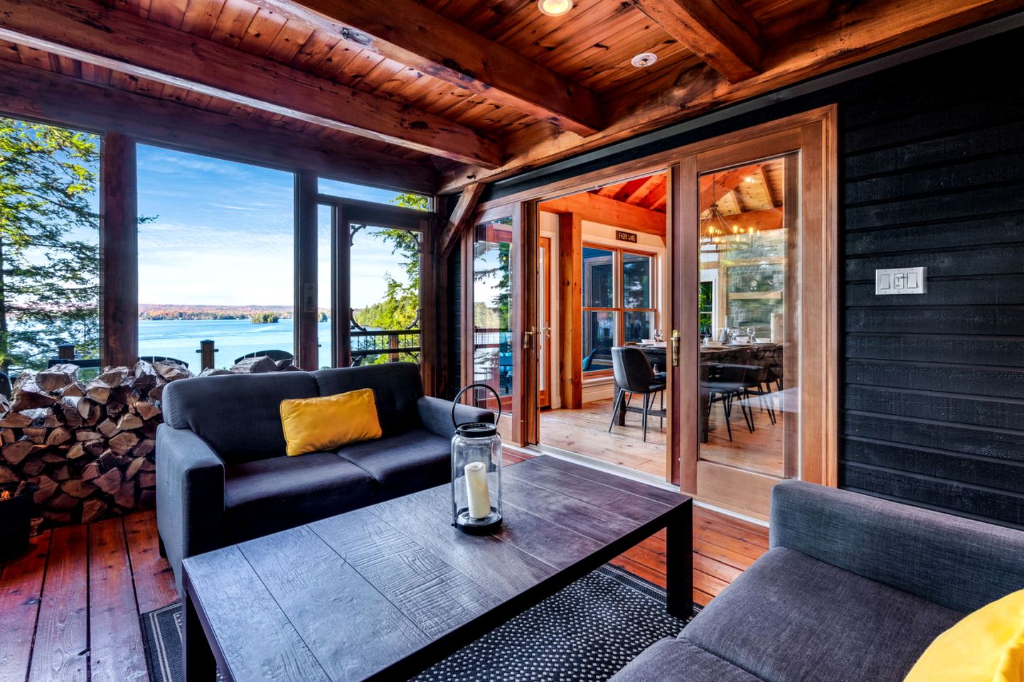 Gorgeous Lakefront Cabin with Fireplace in Huntsville, Ontario